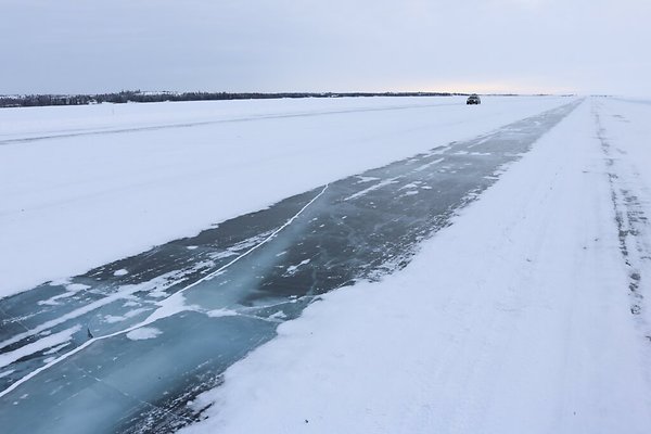 Dettah Ice Road4